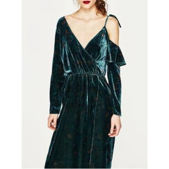 ZARA Asymmetrical Shoulder Crushed Velvet‎ Midi Dress in Emerald size S Holidays - Picture 7 of 16